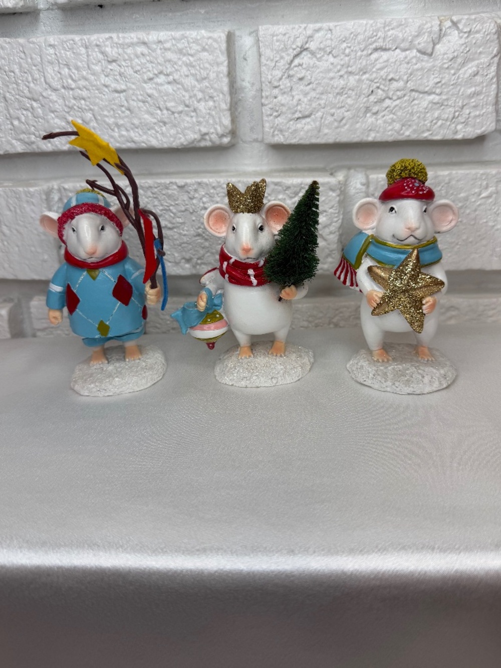 Holiday Mice Figurine Set